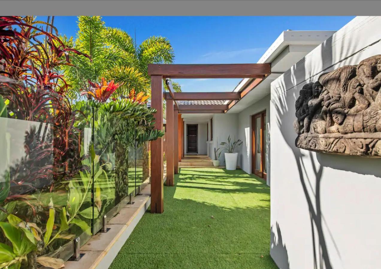Broadbeach Bungalow - Heated Pool - Sleeps 7 Gold Coast Exterior foto