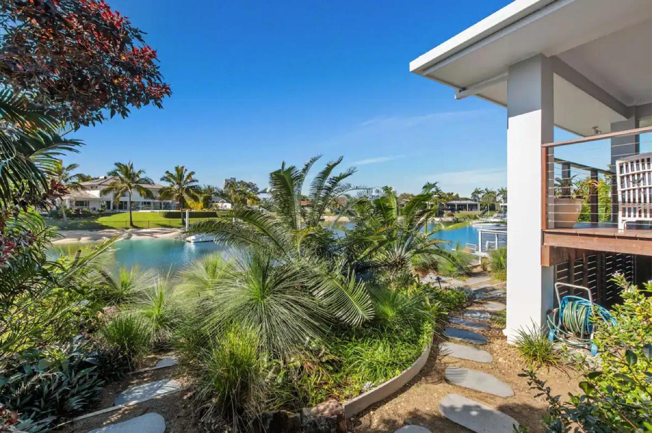 Broadbeach Bungalow - Heated Pool - Sleeps 7 Gold Coast Exterior foto