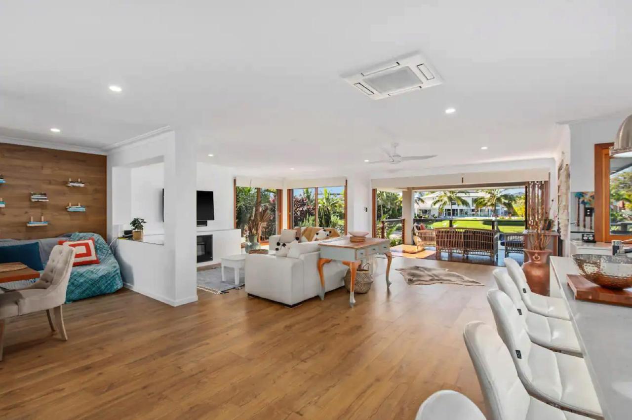 Broadbeach Bungalow - Heated Pool - Sleeps 7 Gold Coast Exterior foto