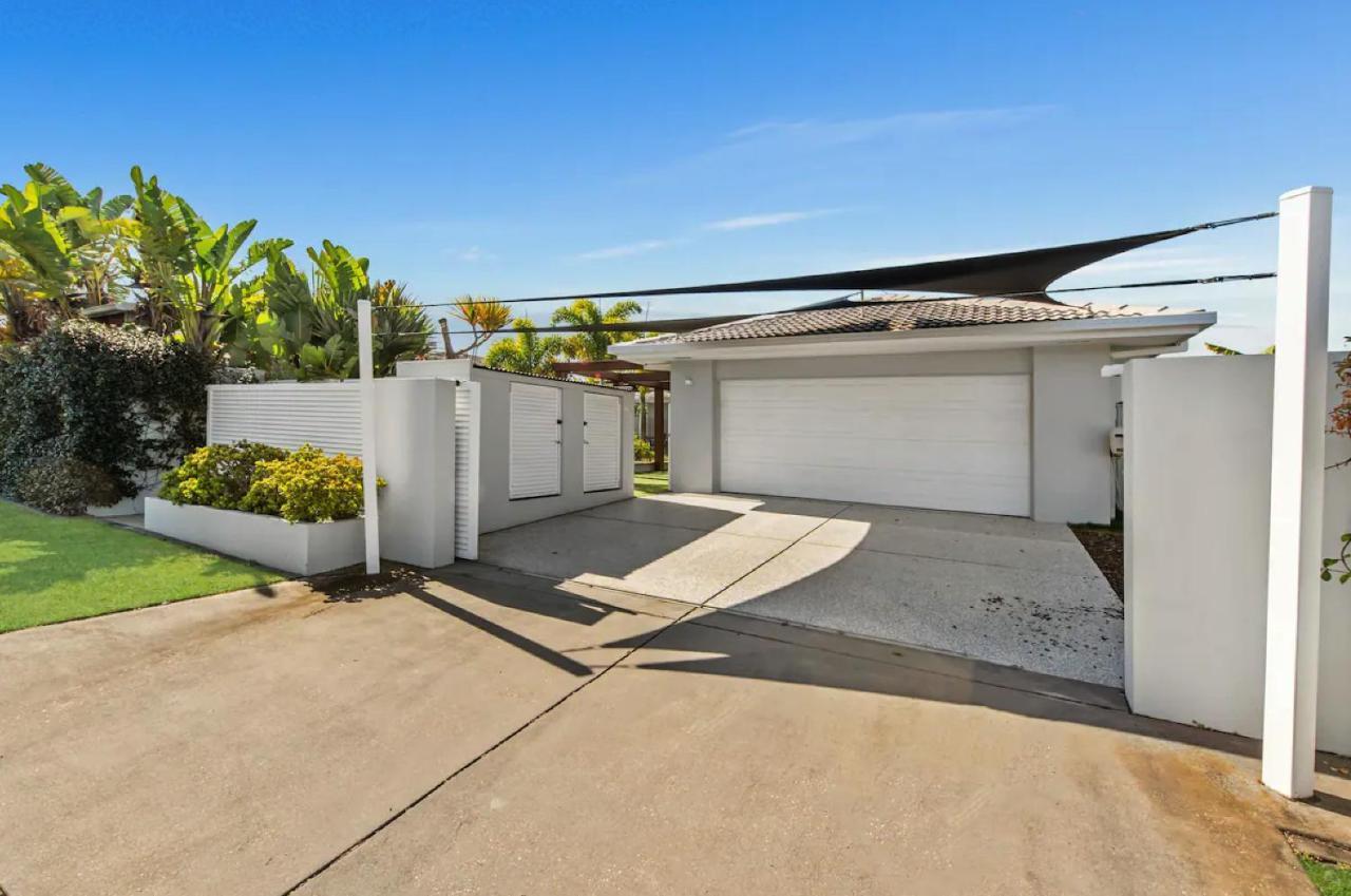 Broadbeach Bungalow - Heated Pool - Sleeps 7 Gold Coast Exterior foto